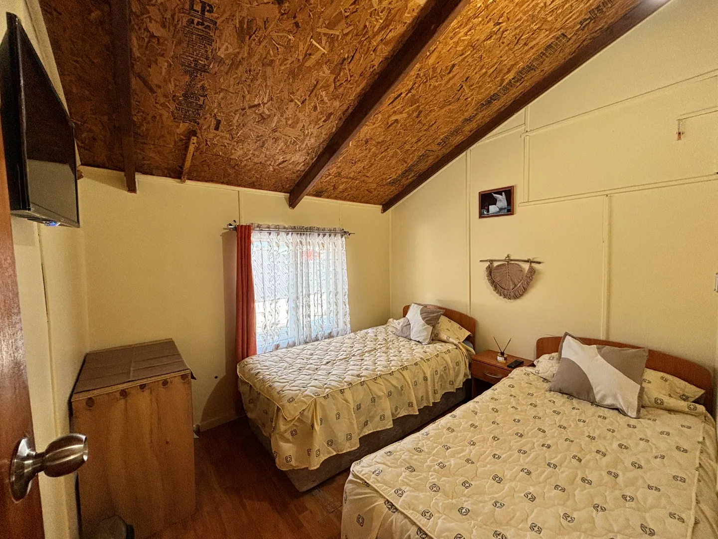 Habitación con pensión completa en Hostal El Monchito, Puerto Cisnes